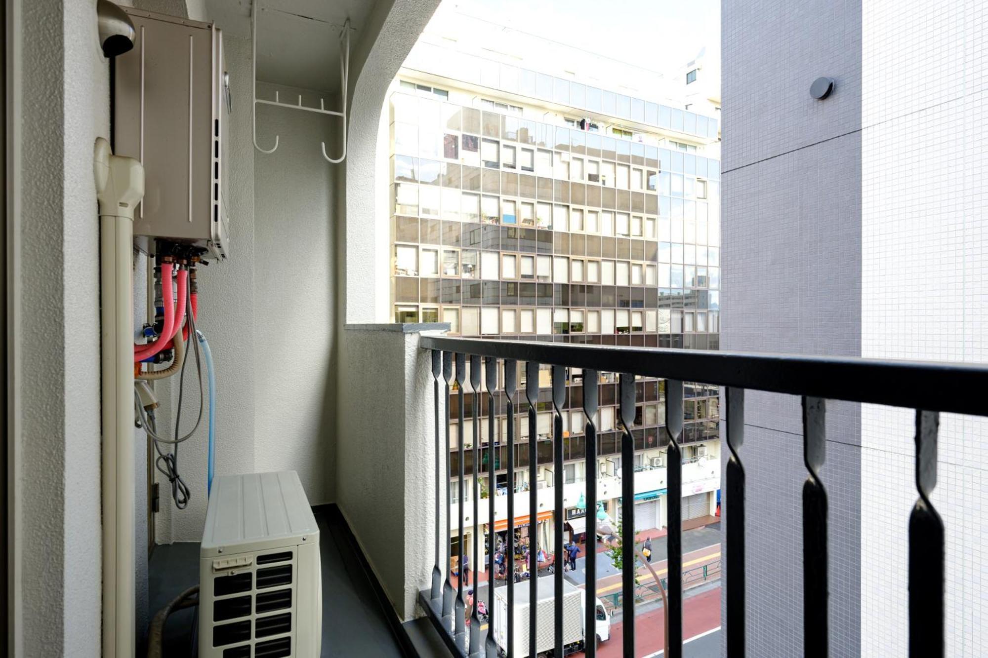 Home N Lounge Tokyo Exterior photo
